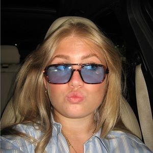 Meet your Posher, Elle